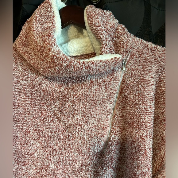 Fleece 3/4 zip pull over - Picture 2 of 4